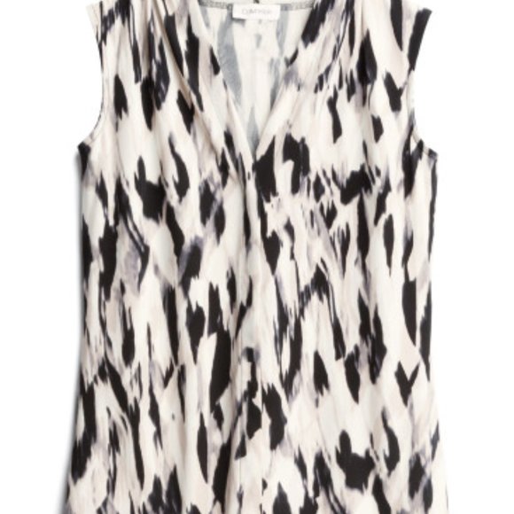 Calvin Klein Tops - Calvin Klein Kamala Front Seam V Neck Knit Top M